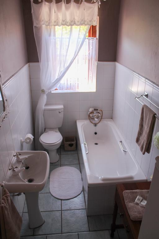 Carmel Villa B&B Or Self-Catering Calvinia Bagian luar foto