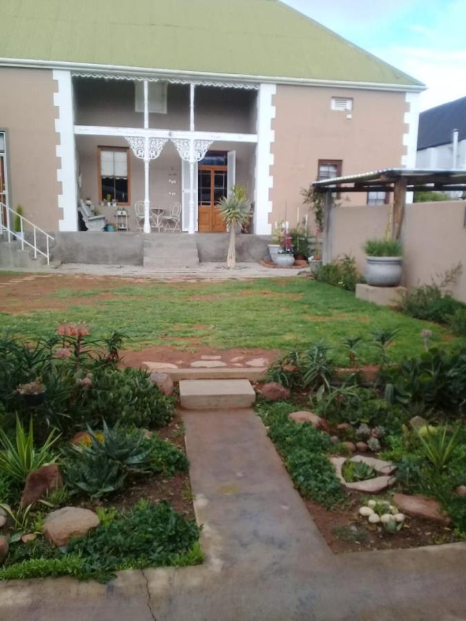 Carmel Villa B&B Or Self-Catering Calvinia Bagian luar foto